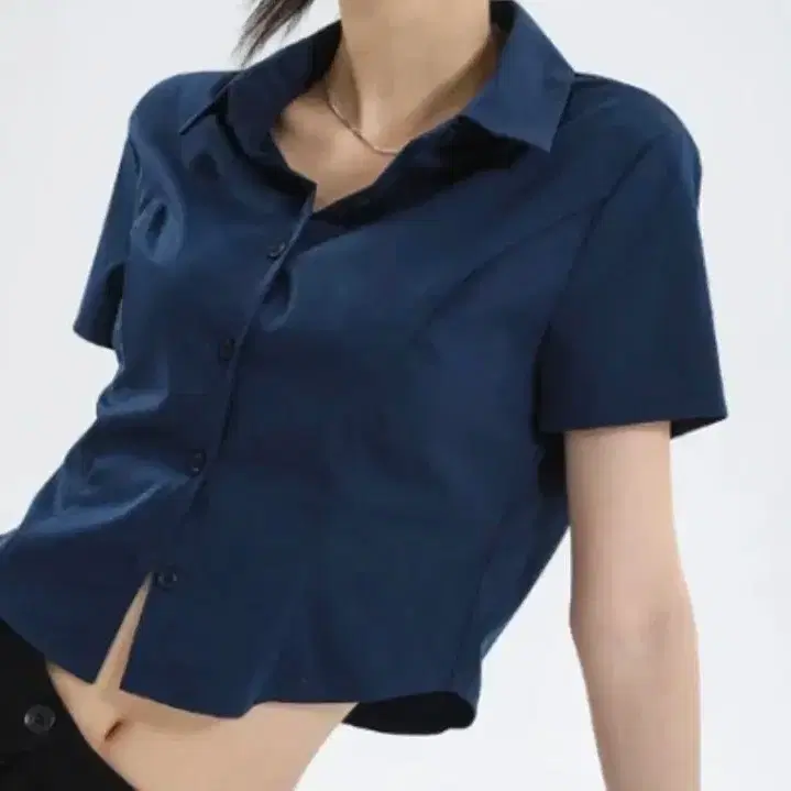 !!!마지막 가격 인하!!! 블랙업 샤큰 베이직 크롭 반팔셔츠 스판 네이비 남색 (블루 S)