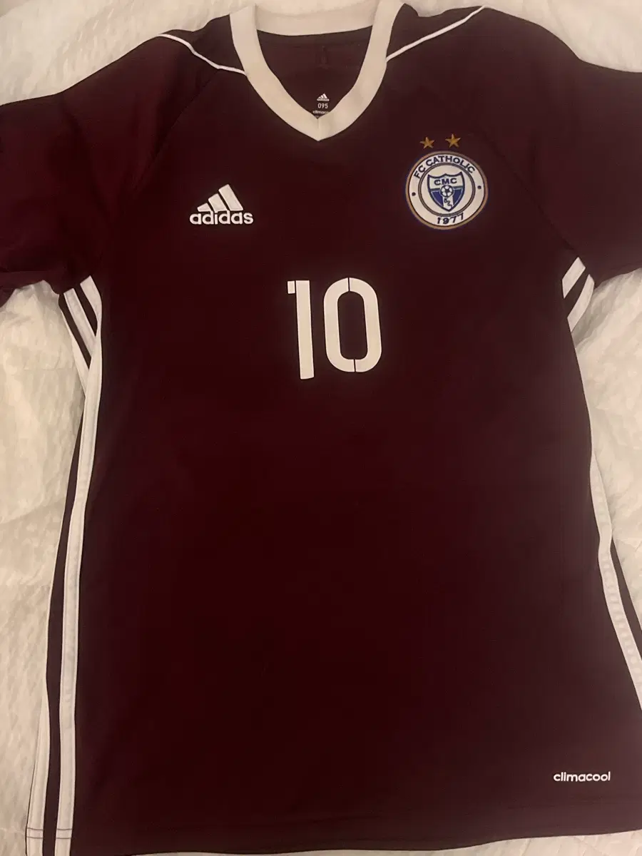 아디다스 버건디 축구티
