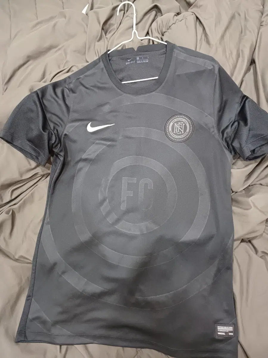 나이키fc 기능성반팔