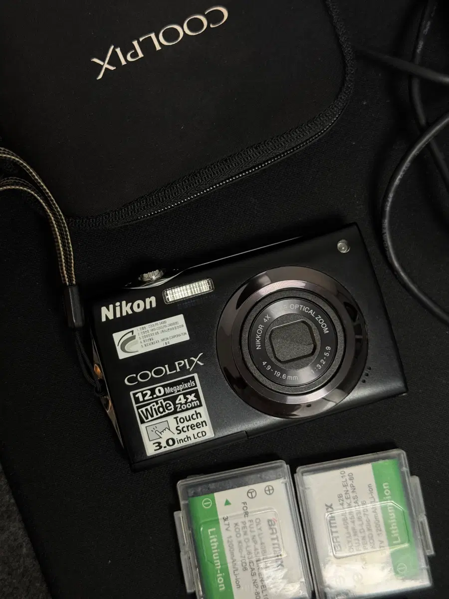 니콘 COOLPIX S4000 디카 / 빈티지 디지털카메라 + 배터리 3개 + SD카드 + 충전기