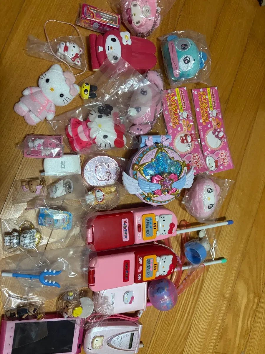 고전 키티 폰,인형,가챠 판매 개별판매 가능((제시)) 키티 산요폰도잇어용