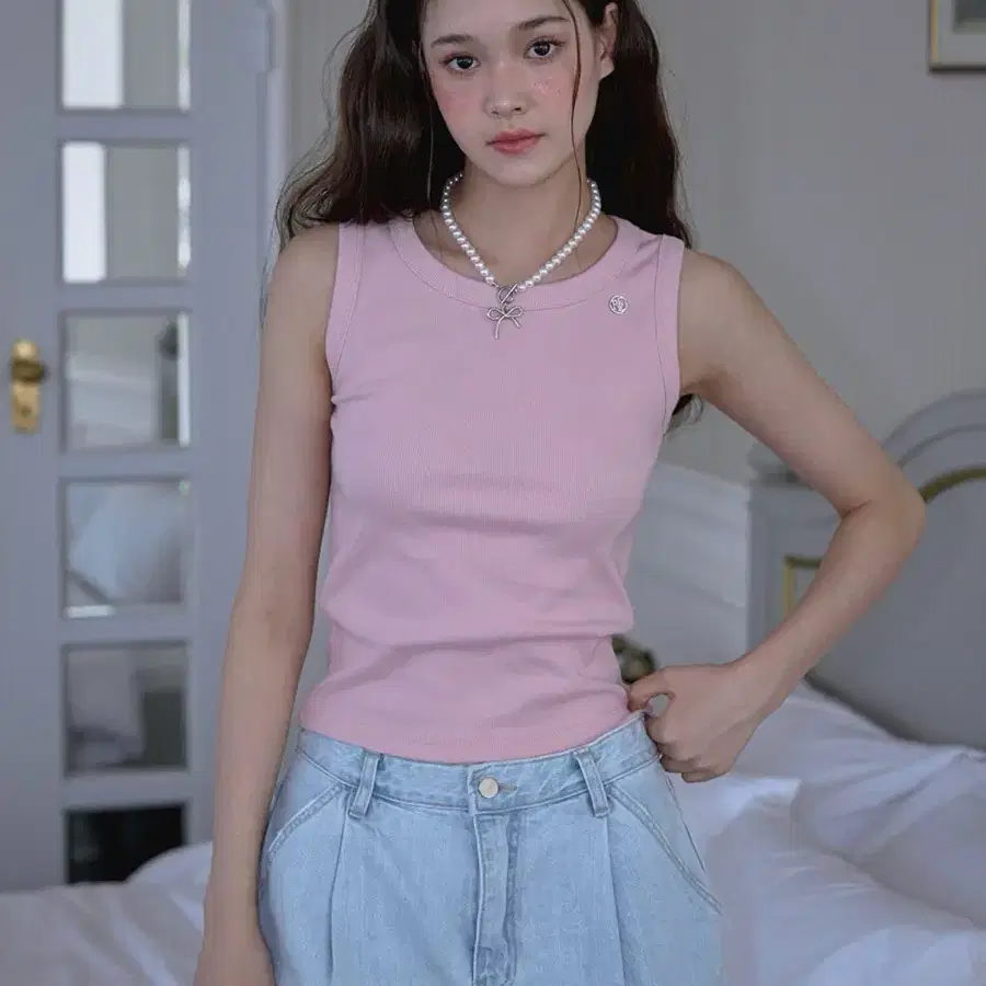 로제프란체 슬리브리스 민소매 나시