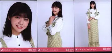 노기자카46 회장 한정 랜덤 브로마이드 토미사토 리나 2023.July-III 리본 모티브 컴프