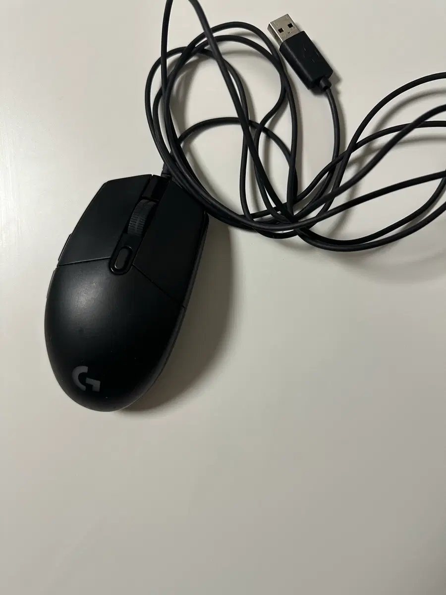 로지텍 G102 게이밍 마우스