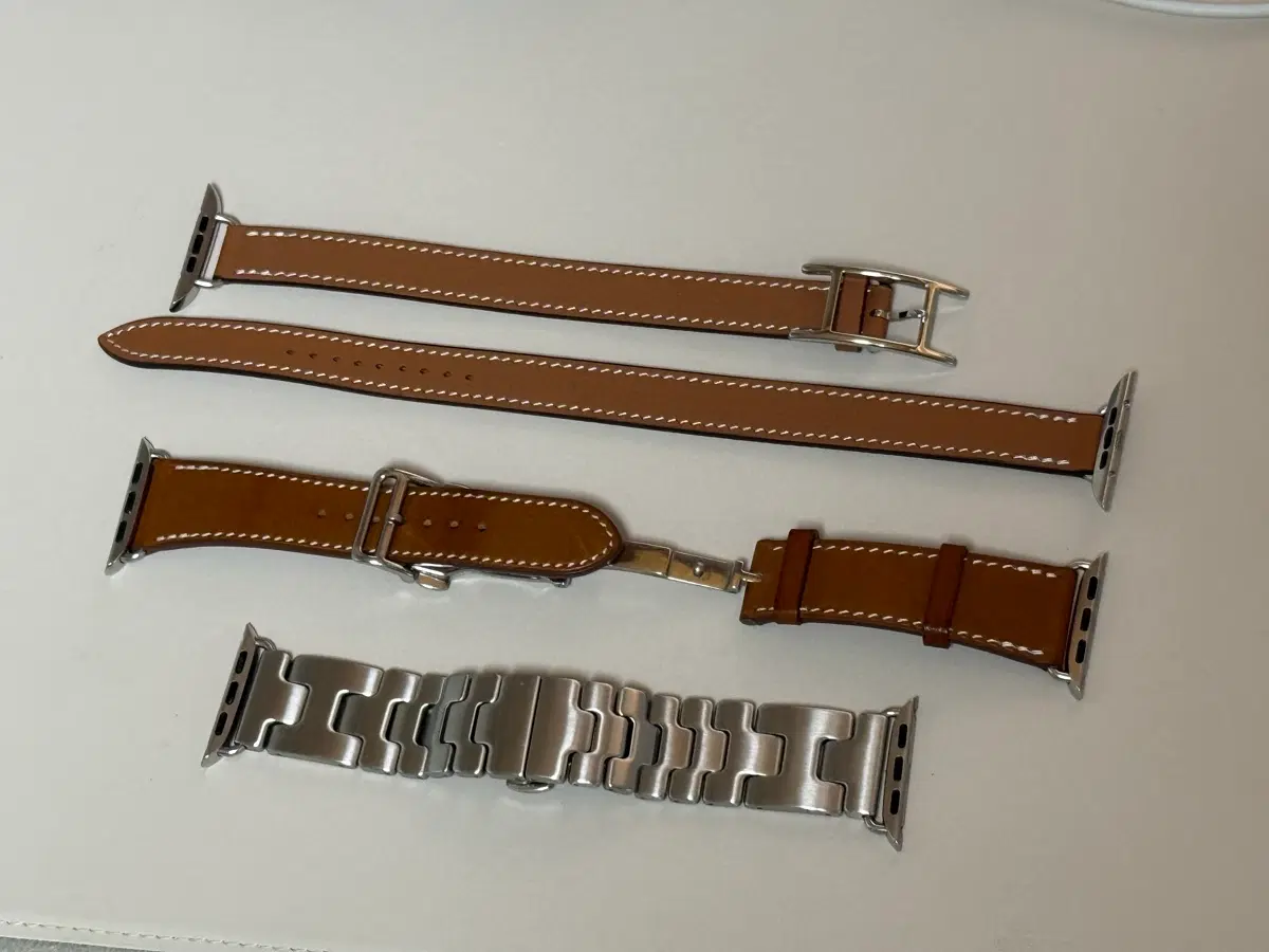 애플워치 시리즈 11 42mm 스트랩 판매합니다.