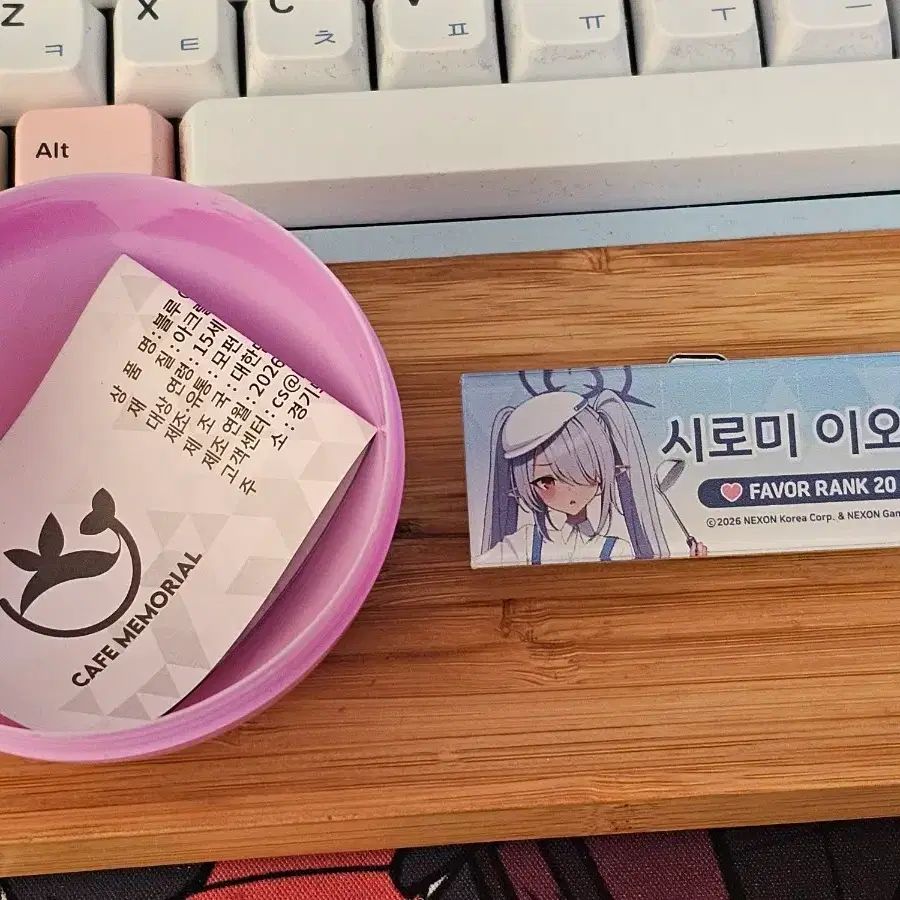 블루 아카이브 카페 메모리얼 가챠폰 이오리 아크릴 명찰