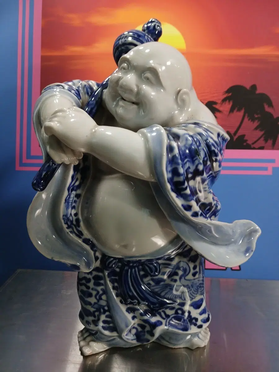 청화백자 복돼지 조각상