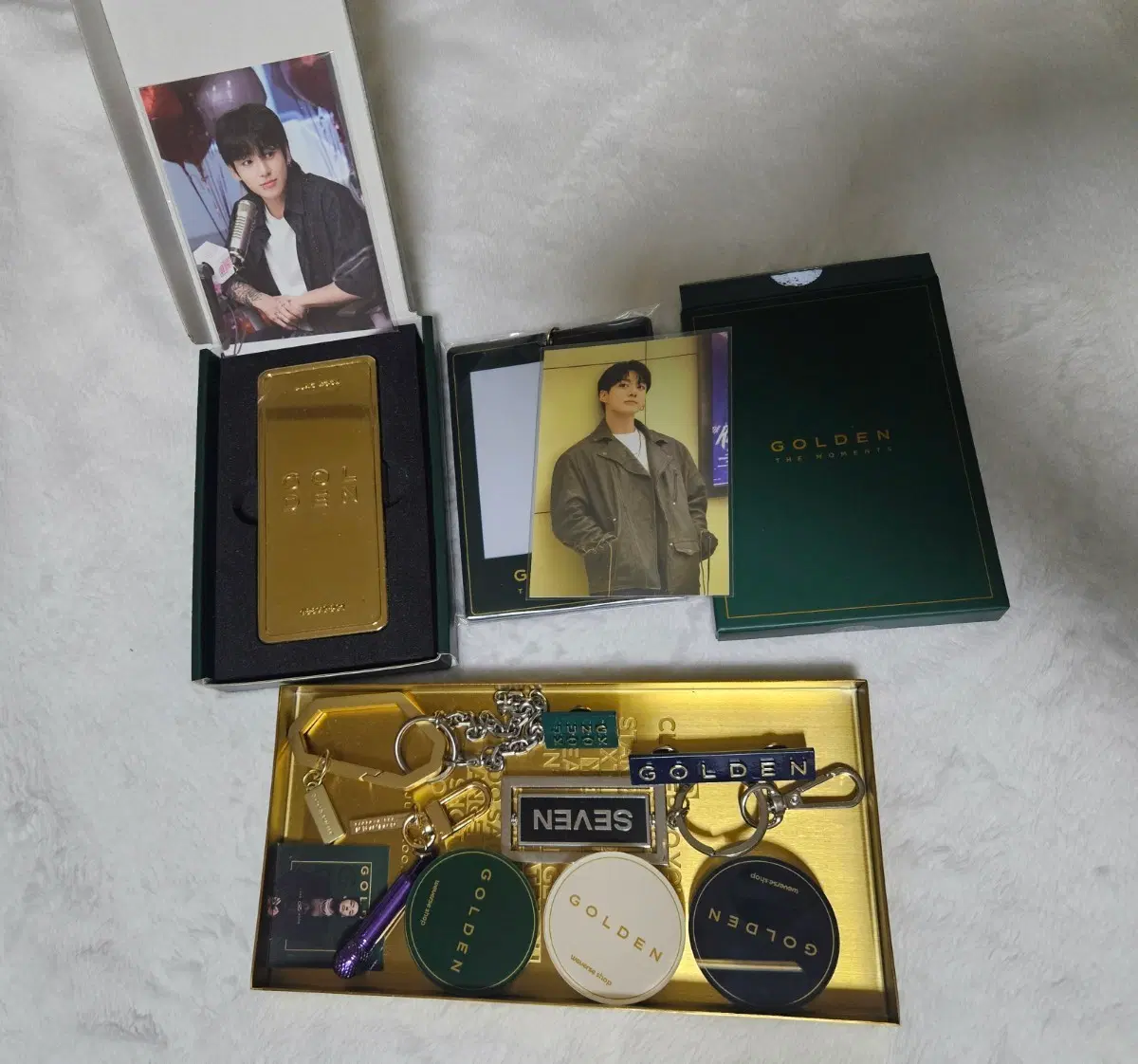 방탄 정국 공식굿즈 미사용 포함 일괄로 싸게 급처합니다