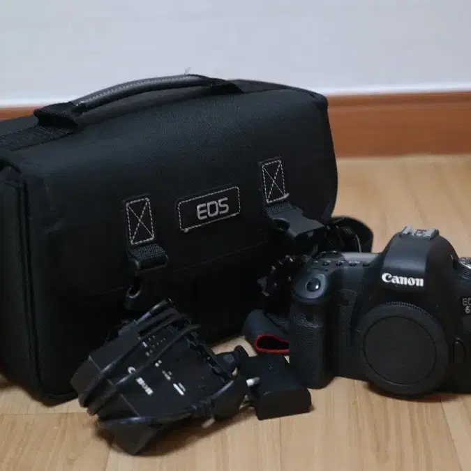 캐논 6d(3만컷) + 50mm f1.8(신쩜팔) 렌즈 풀구성 판매합니다