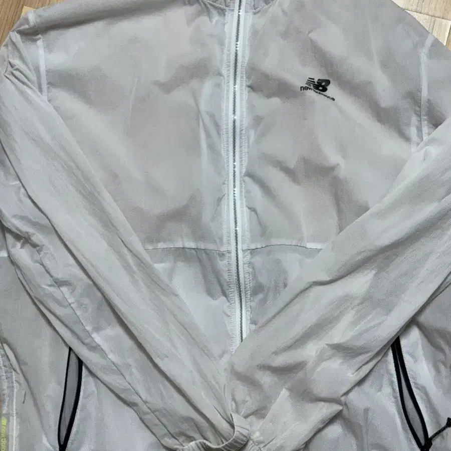 뉴발란스 바람막이 105 XL