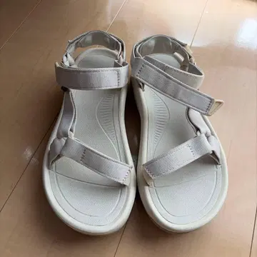 Teva 스포츠 샌들 화이트 25cm