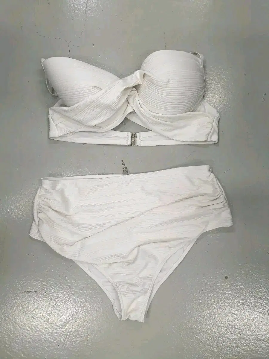 빅사이즈 화이트 꼬임 비키니 4XL