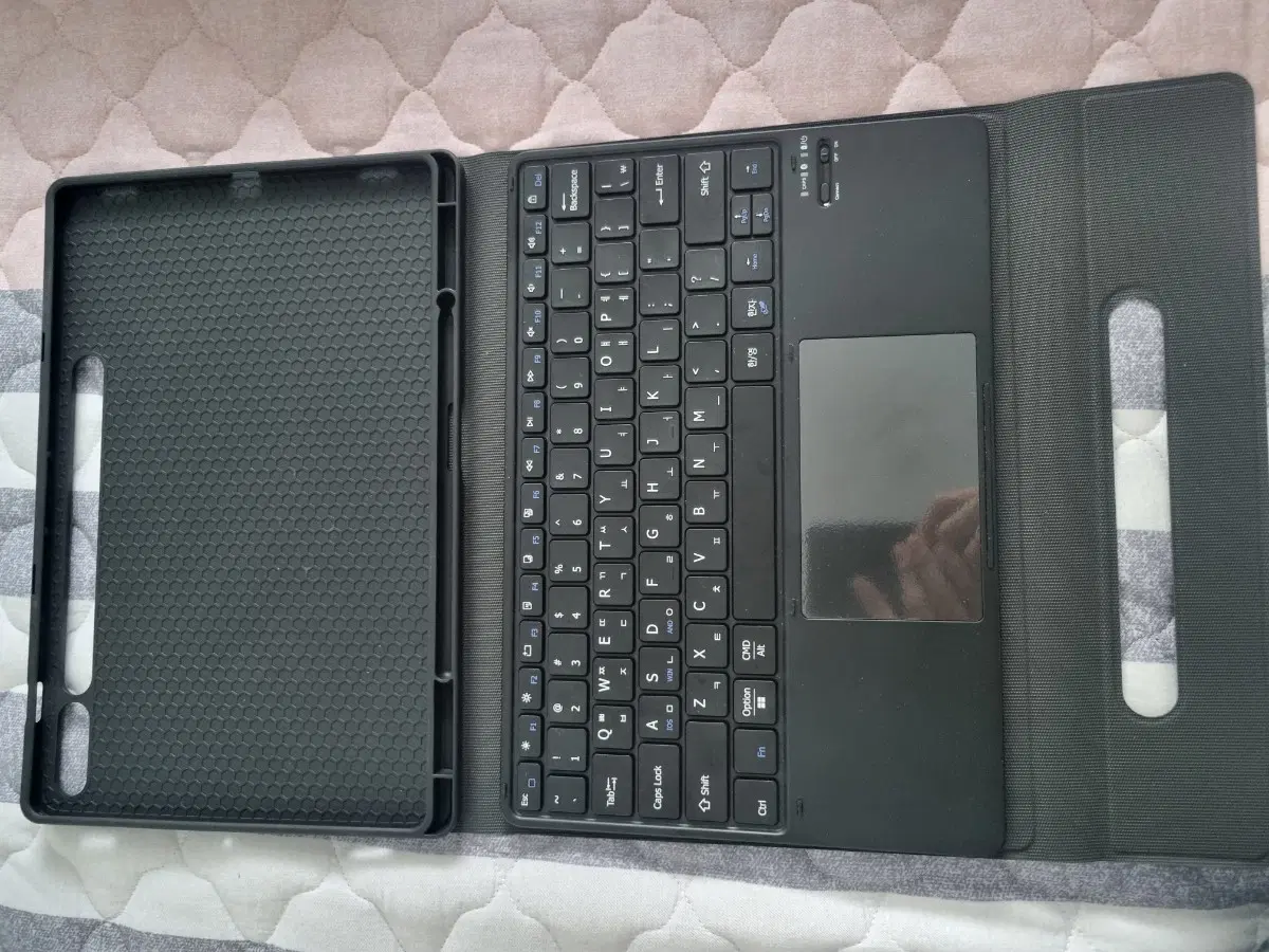 갤럭시 탭 s10+ 키보드 케이스 블루투스 키보드 트랙패드 내장