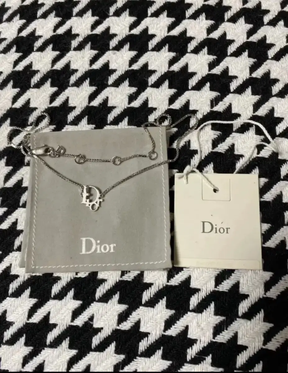 Dior Oblique 펜던트 목걸이 실버 피니시 브라스 & 화이트 크리스탈