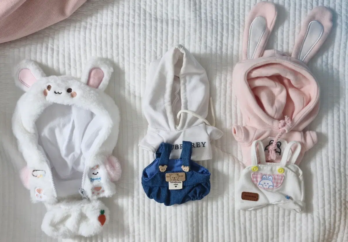 20cm 솜인형 동물(토끼) 멜빵 옷