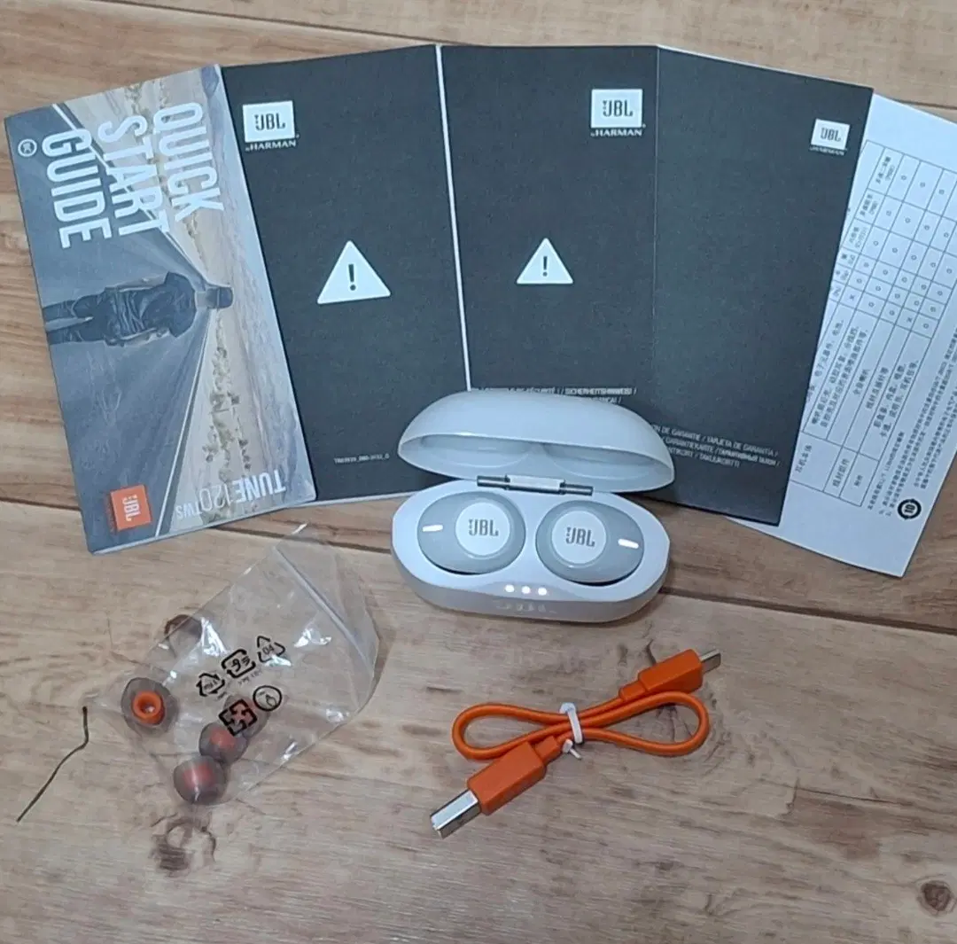 거의 새상품 JBL TUNE 120 TWS