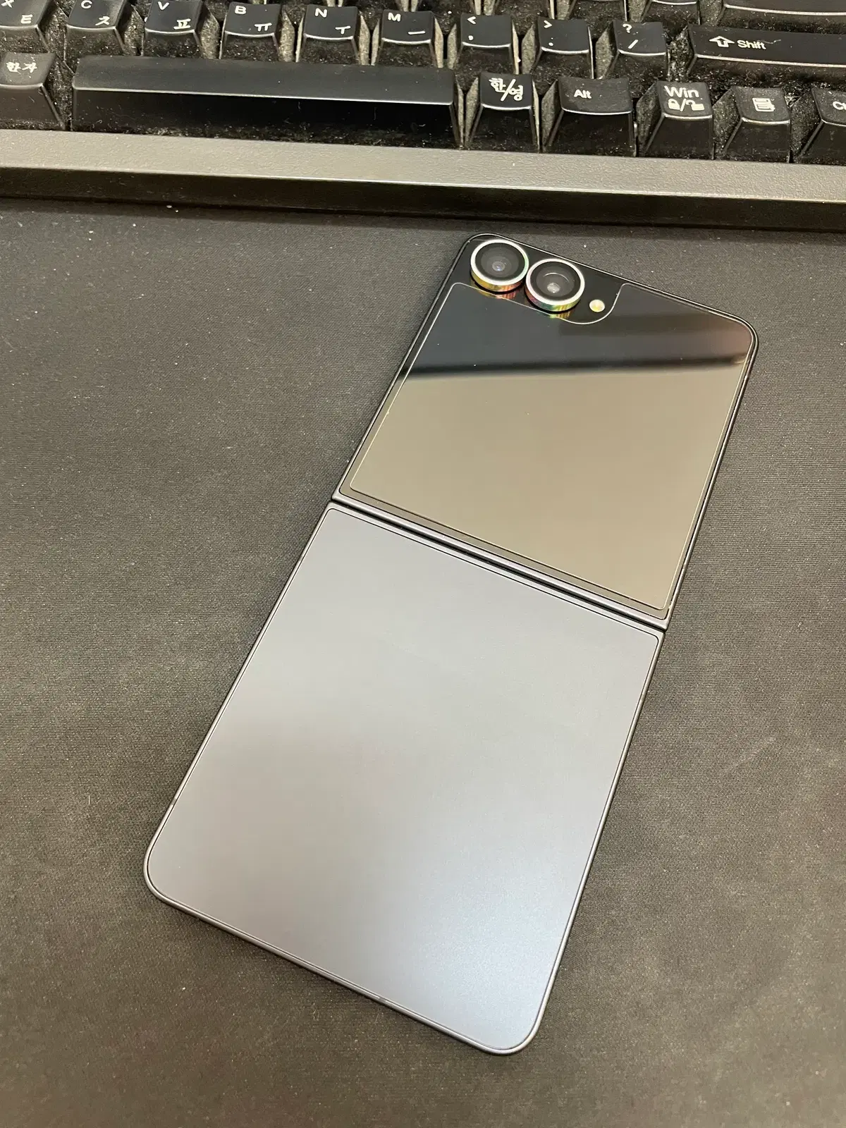 갤럭시Z플립7 블랙 512GB 무잔상 상태좋은 중고75만4천팝니다