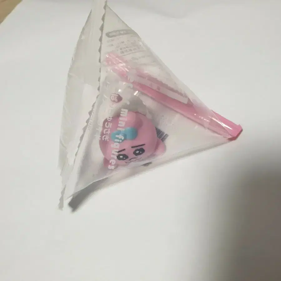 *오판츄우사기 미니피규어 앉은 눈물 버전 미개봉