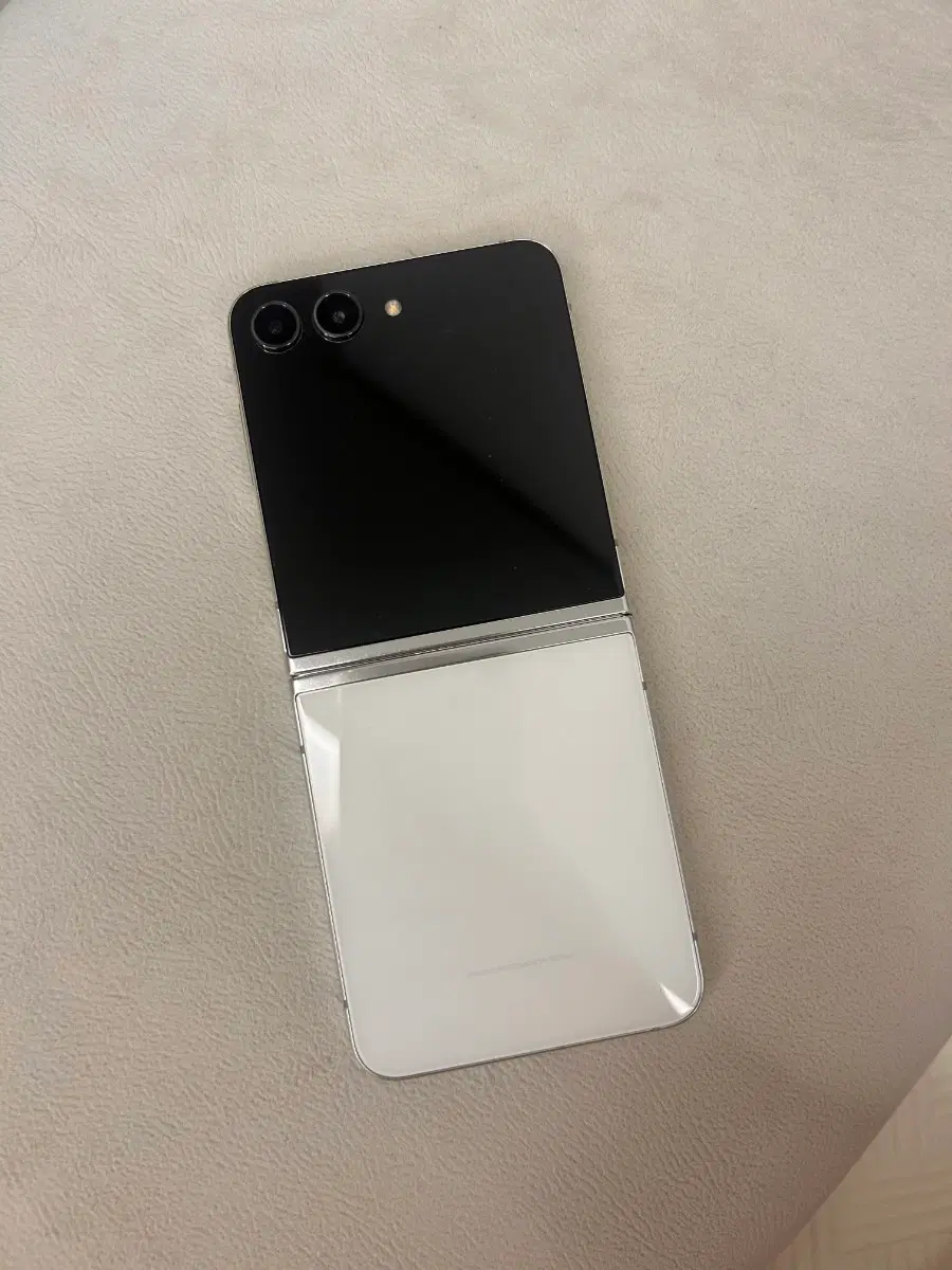 z플립5 256GB 크림