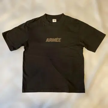 blurhms ARMEE 로고 프린트 티셔츠 블랙