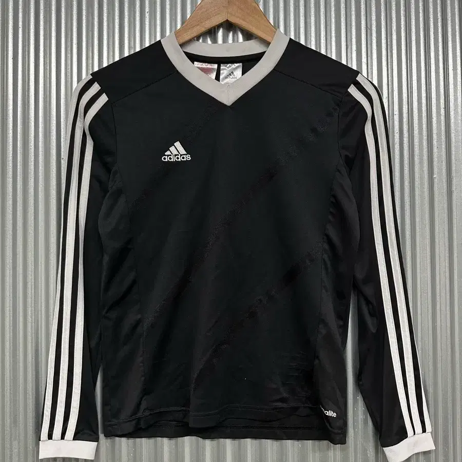 [073] 아디다스 adidas 클라이마라이트 삼선 브이넥 긴팔 저지 블랙
