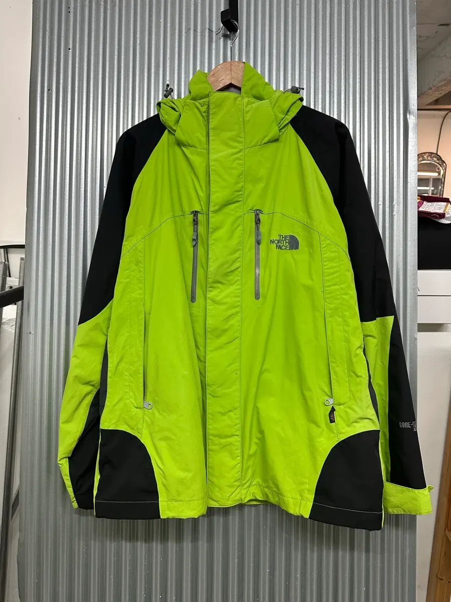 [L] 노스페이스 The North Face 서밋시리즈 고어텍스 라임 배색 자켓 바람막이