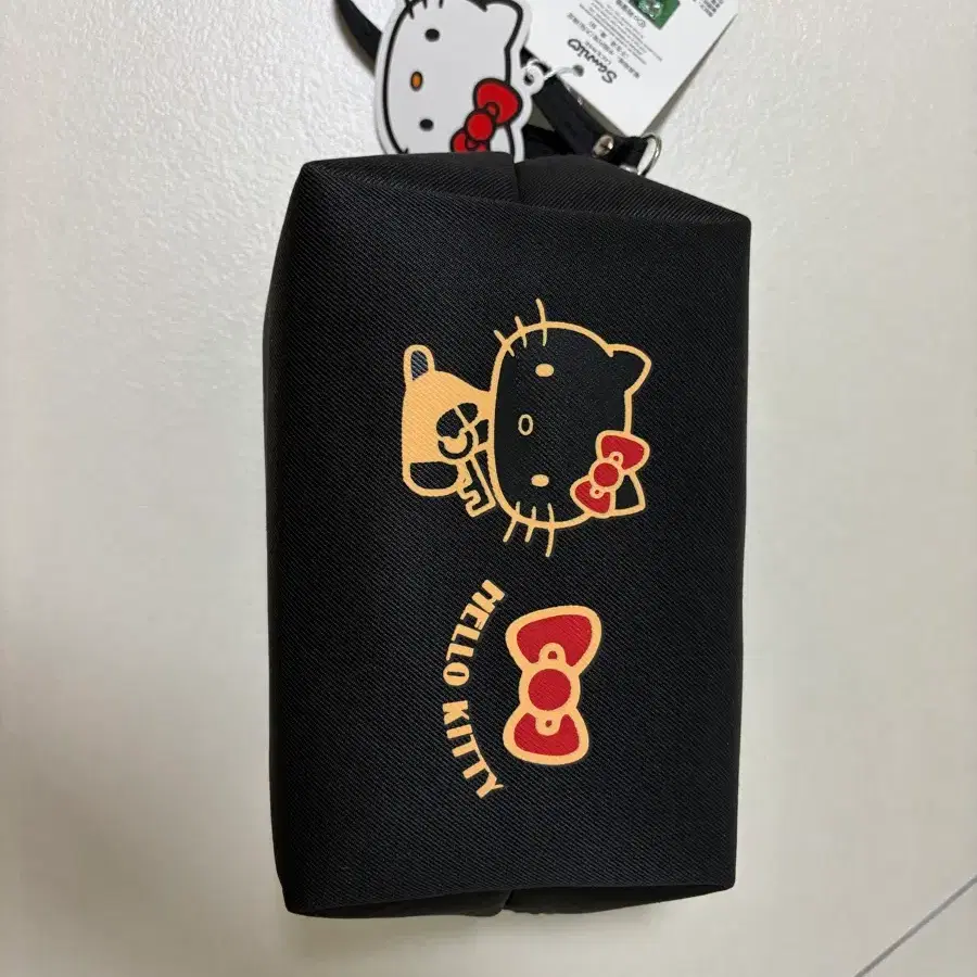 헬로키티 정품 블랙 파우치