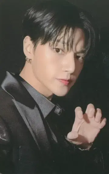 ATEEZ LIMITED EDITION WOOYOUNG GOLDEN HOUR : Part.3 In Your Fantasy Edition LIMITED