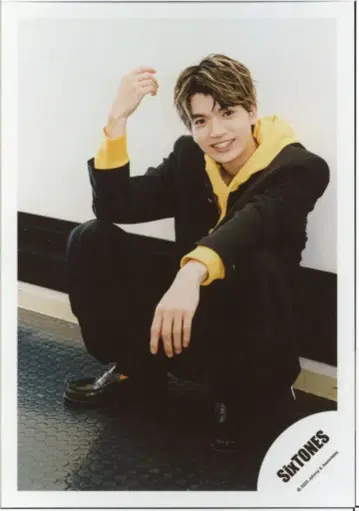 SixTONES 20년 Johnnys' ISLAND STORE 아크릴 스탠드 II 오프 샷 타카치 유고 공식 사진 *1장