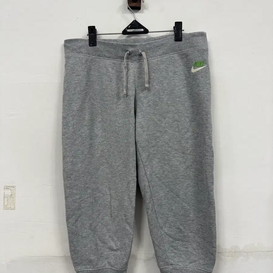 (27-28)나이키 여자 9부 조거팬츠