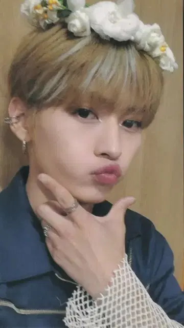 StrayKids LeeKnow SCARS B