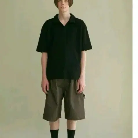 베이스모먼트 카펜터 투 턱 버뮤다 데님팬츠 브라운