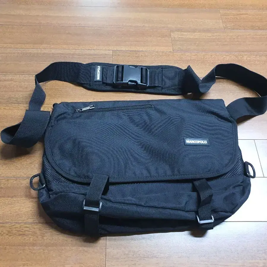 마르코폴로 크로스백 검정 새상품