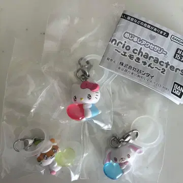 산리오 캐릭터즈 메지루시 액세서리 에모큥2 키티 시로우스