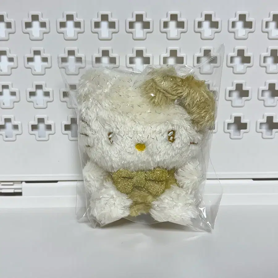 골드 헬로키티 인형 키링 새상품