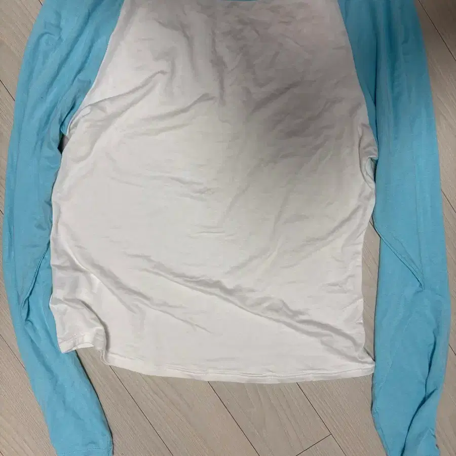 옷 팝니다 구경하고가세요
