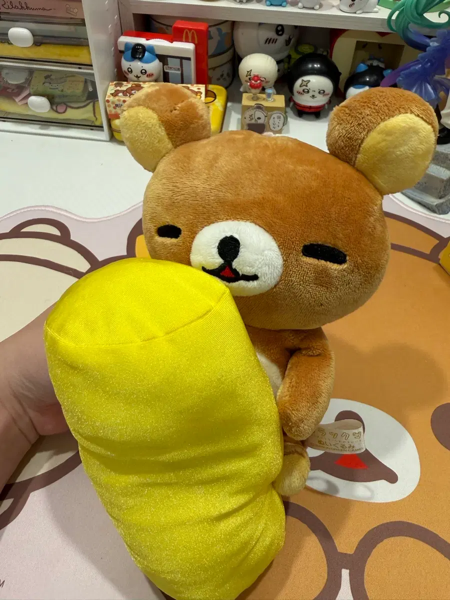 리락쿠마 베개 안은 인형