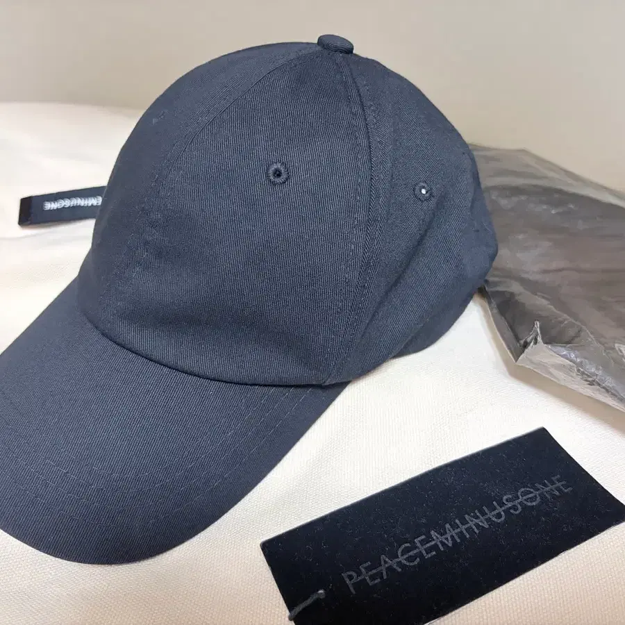 피스마이너스원 초판 볼캡 모자 블랙