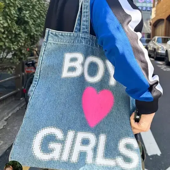 더뮤지엄비지터 데님 숄더백 새상품