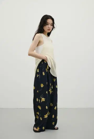 STYLEMIXER 꽃무늬 이지 팬츠 M 사이즈