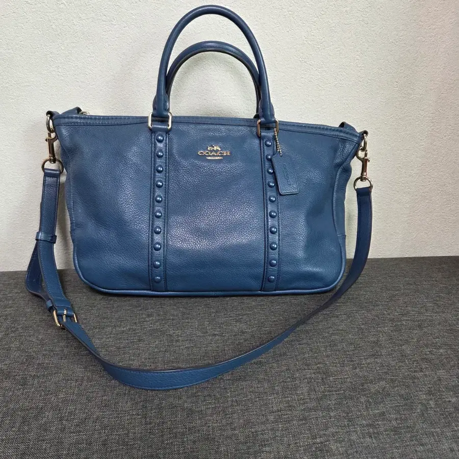 코치 COACH 블루 페블레더 스터드 토트백 크로스백 2WAY