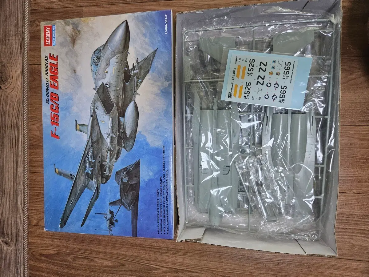 아카데미 F-15C/D 이글 1/48 스케일 프라모델