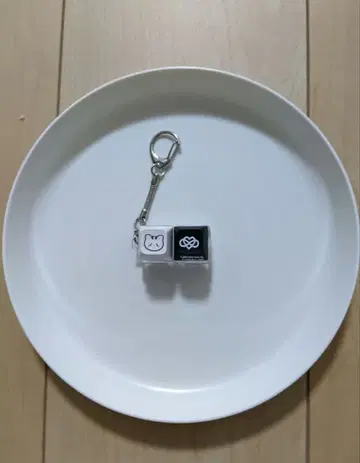 재중 카치카치 키보드 키링 LED 사양 인스타 새상품