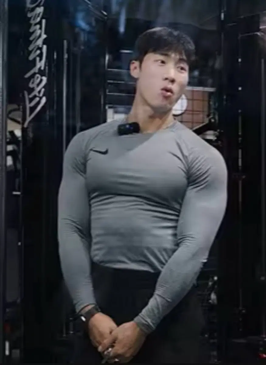 나이키 긴팔 컴프레션 회색 M, L 구해요