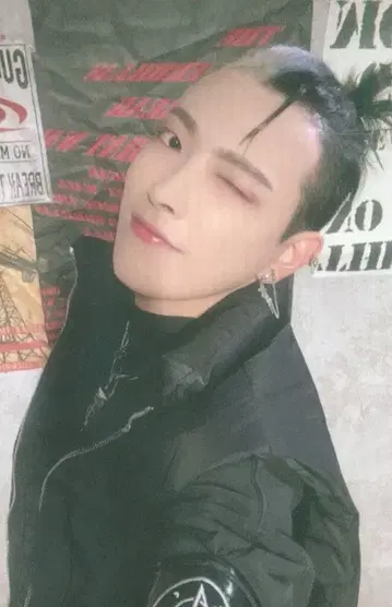 ATEEZ THE WORLD EP.1: MOVEMENT HONG JOONG 트레이딩 카드 A