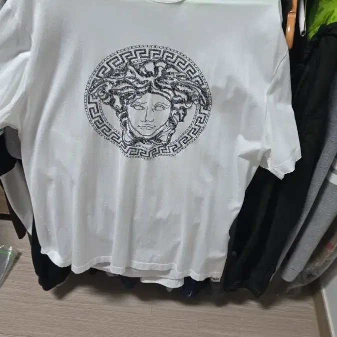 베르사체 반팔티셔츠