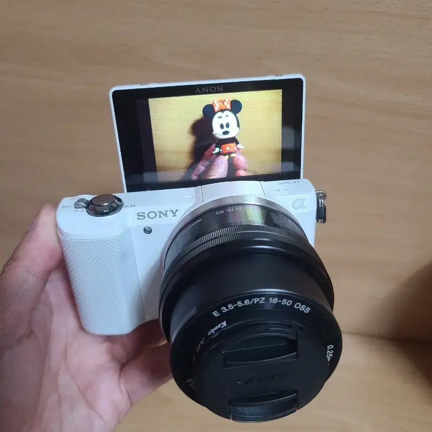 소니A5000 16-50mm 렌즈세트 Wi-Fi 셀카 판매합니다