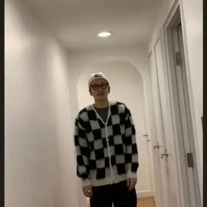 니들스 체크가디건 판매 m사이즈 구하기힘듬