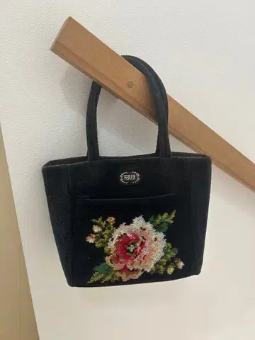 FEILER 슈니르 직조 앞 포켓 부착 꽃무늬 토트백
