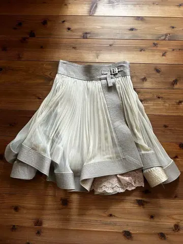 sacai 플리츠 스커트 튤 레이스 장식